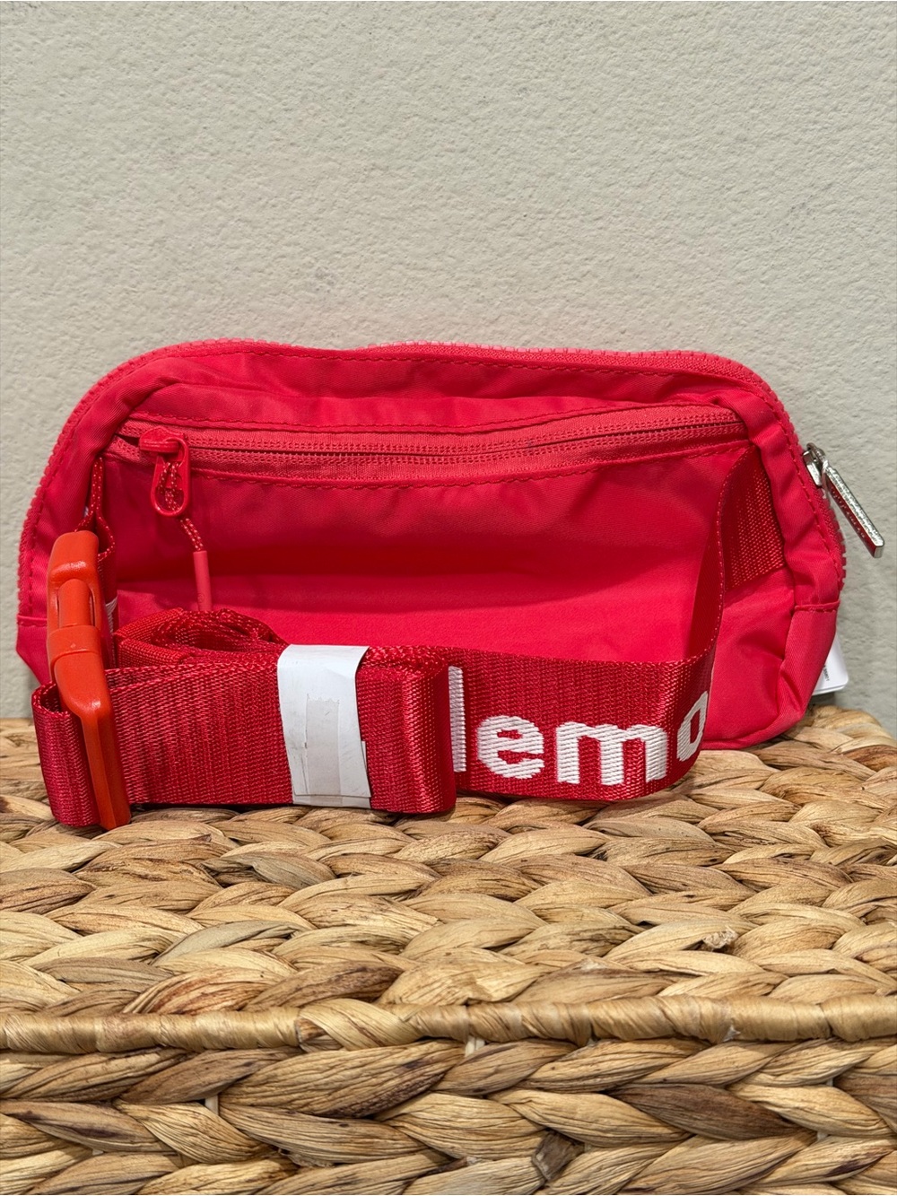 lululemon Everywhere Belt Bag 1L “Vibrant Red” - Picture 2 of 4